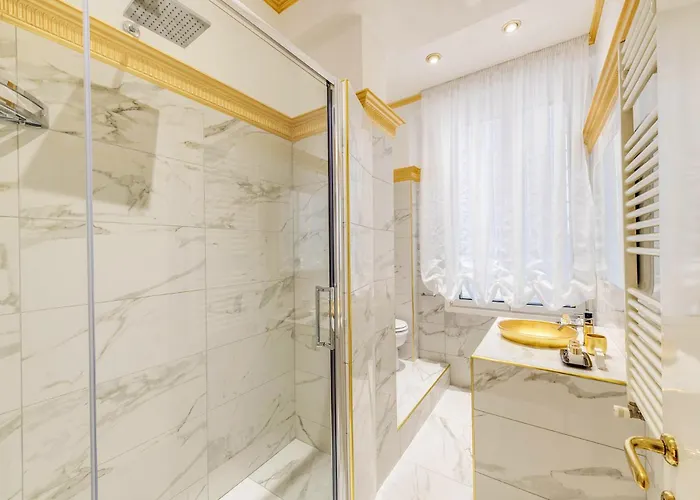 Apartment Spanish Steps Versace Style With Jacuzzi *
