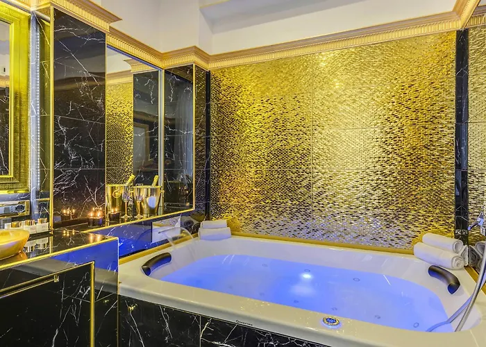 Spanish Steps Versace Style With Jacuzzi